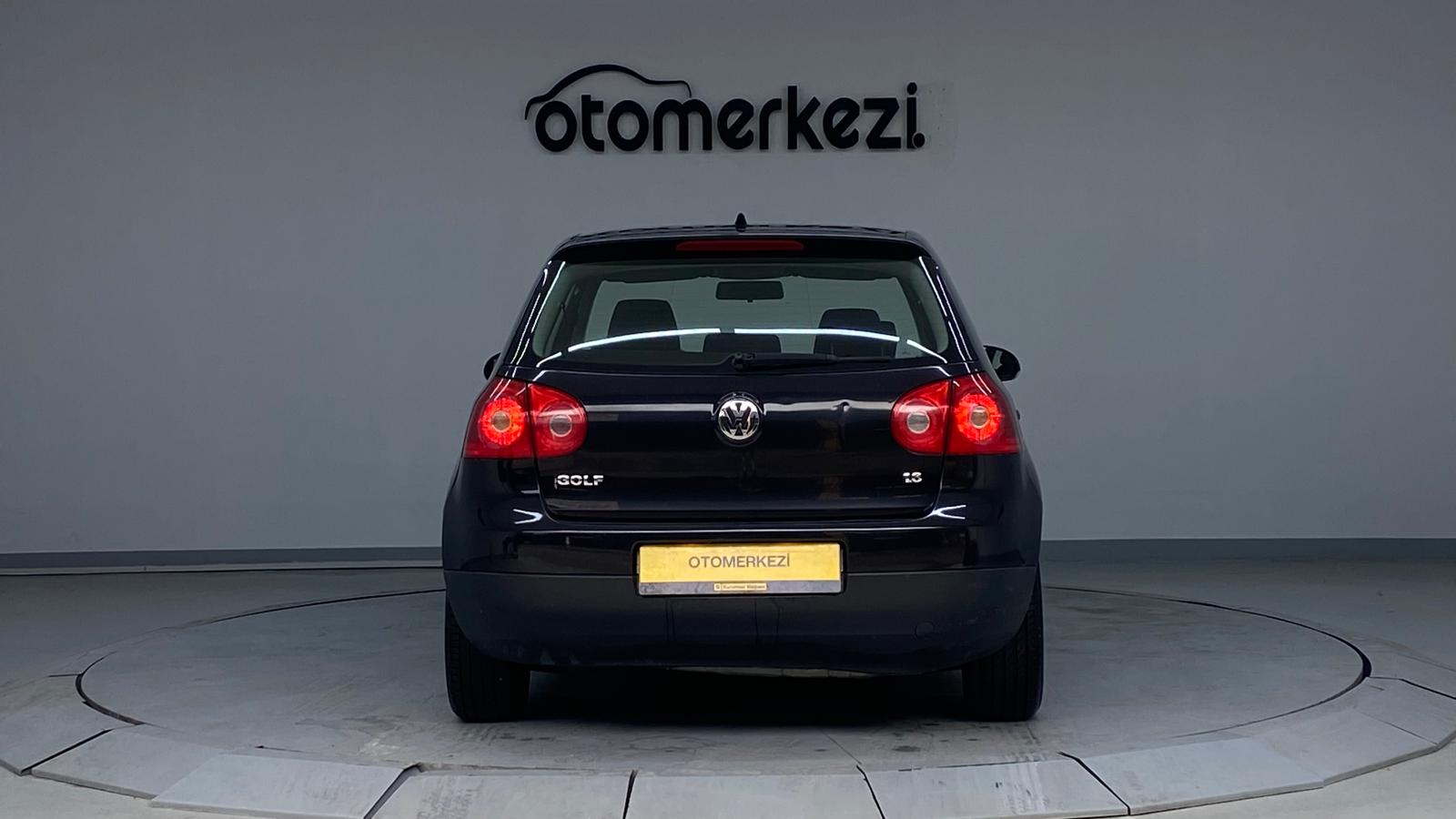 VOLKSWAGEN GOLF 16